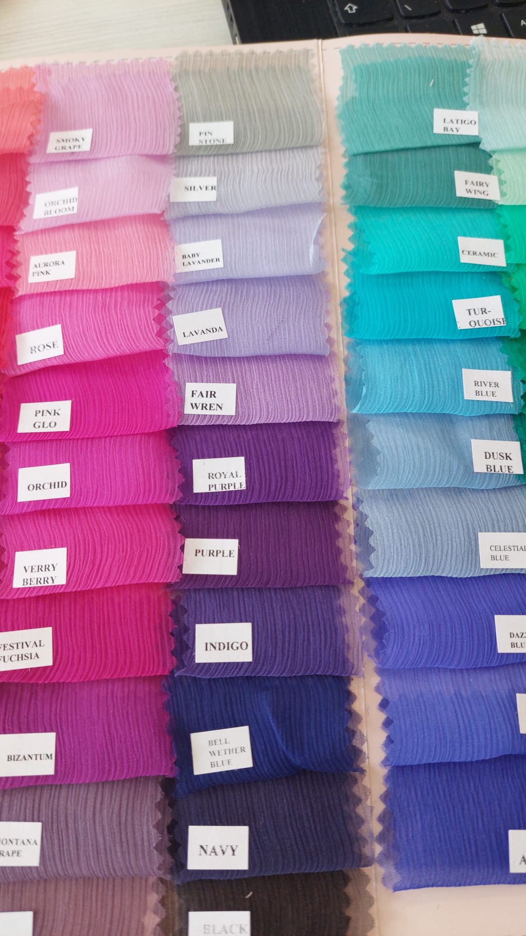 Rochie Chianti roz midi petrecuta din matase