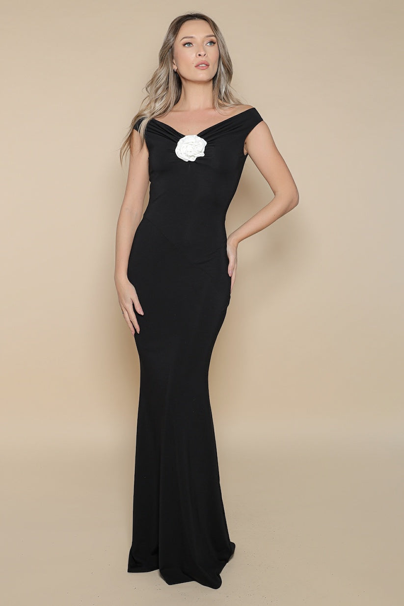 Rochie Venice maxi neagra cu floare alba aplicata