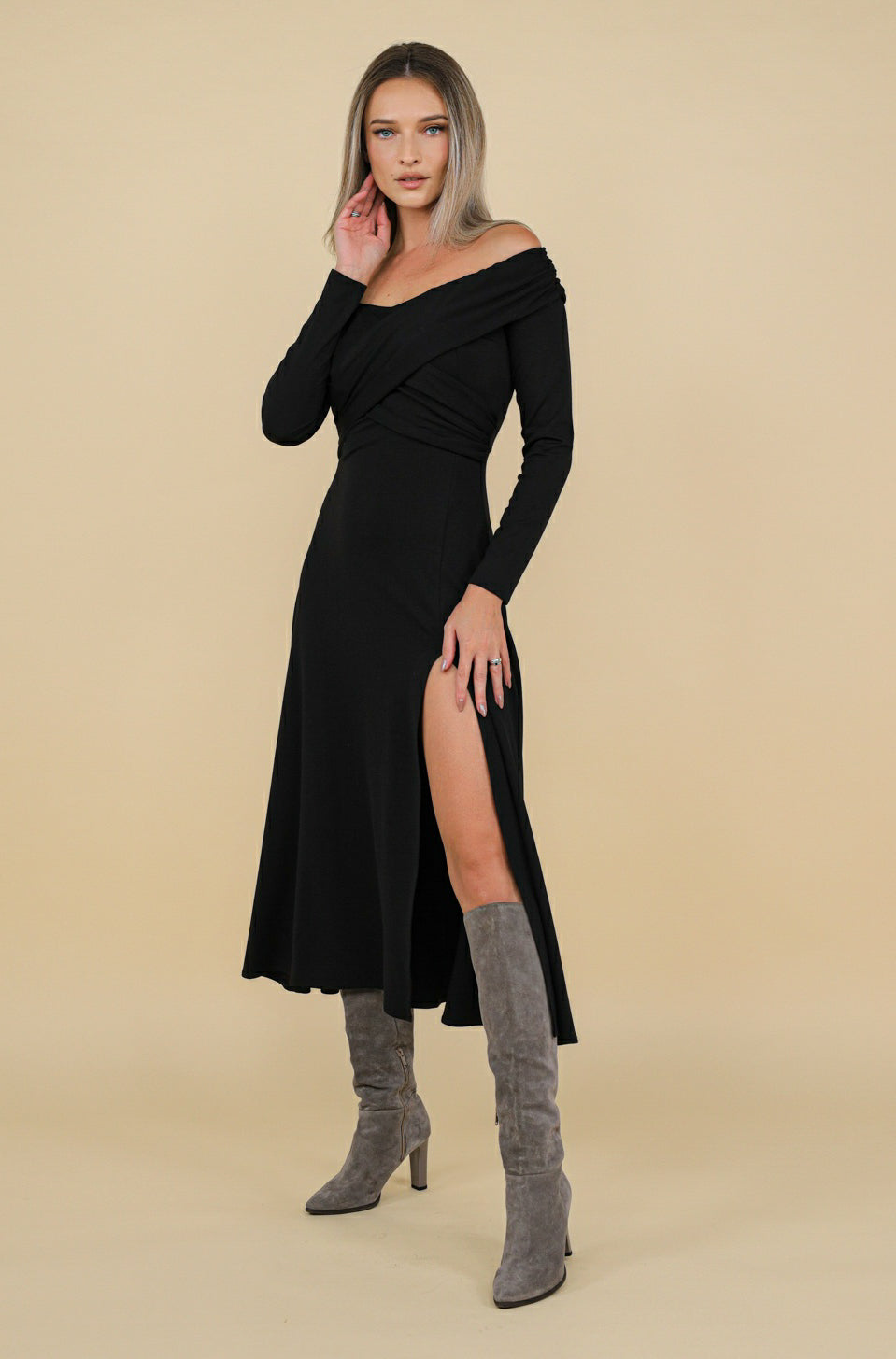 Rochie midi neagra cu crapatura Tuscany