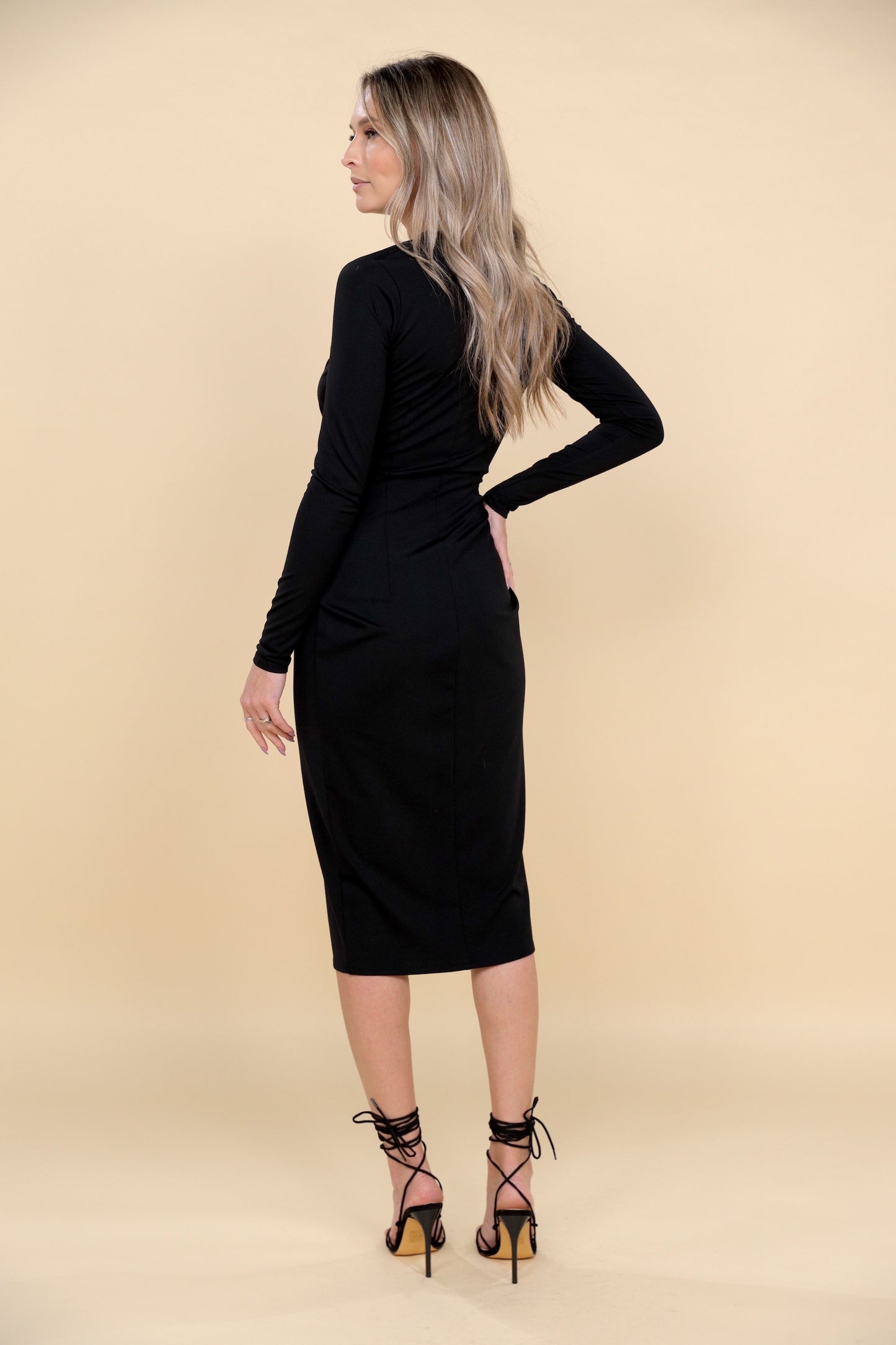 Rochie Mallorca midi neagra din jerseu cu floare rosie decorativa