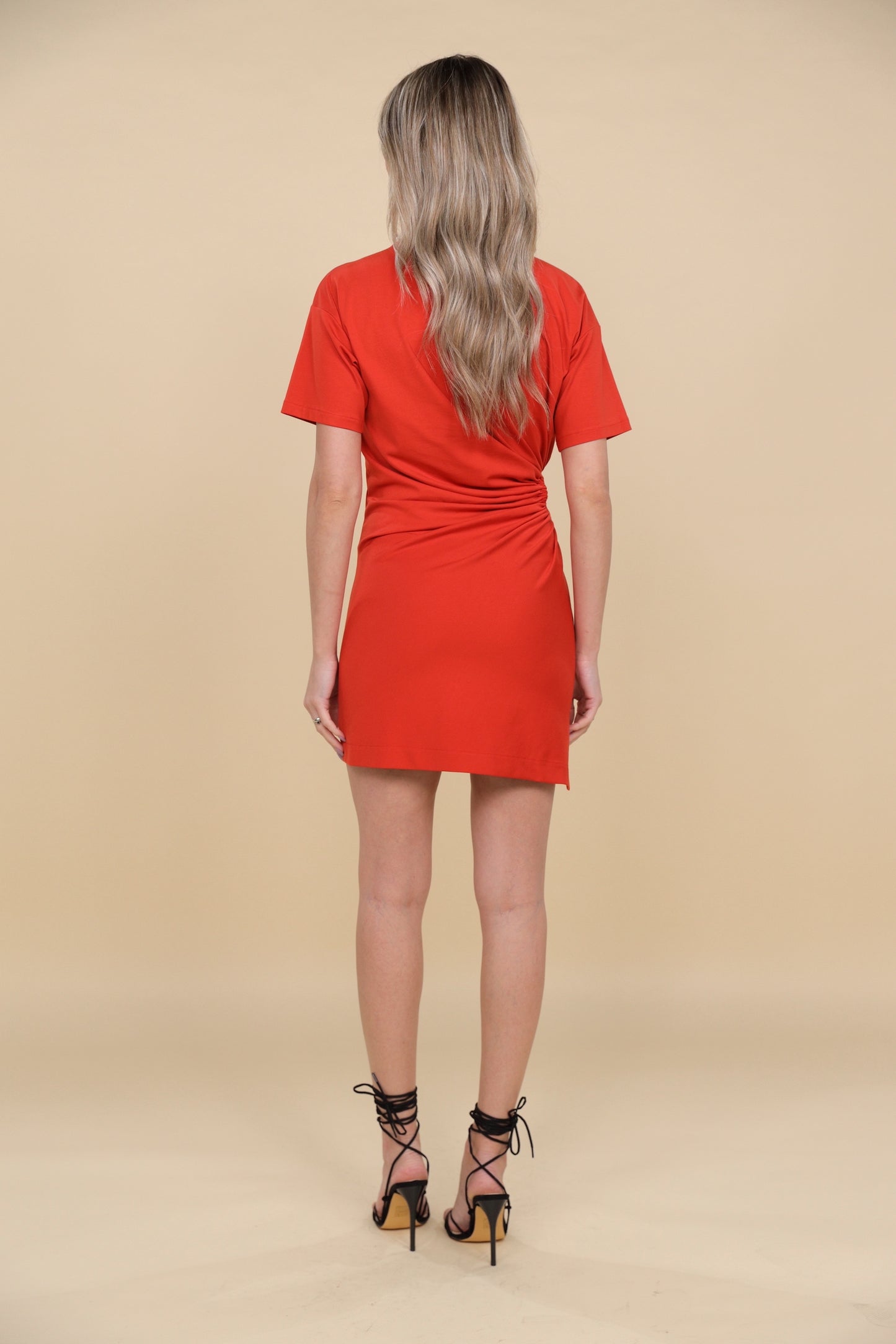 Rochie Carmen rosie mini din jerseu cu floare decorativa