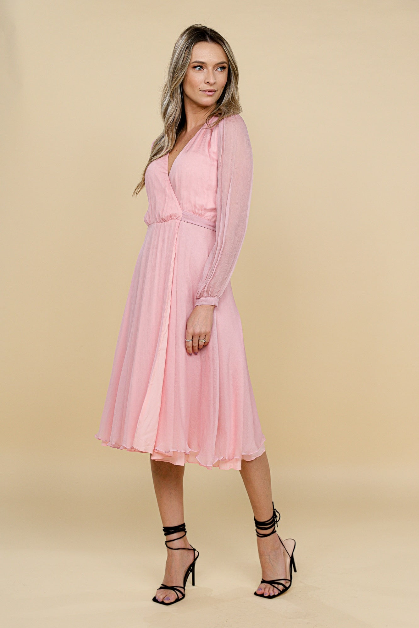 Rochie Chianti roz midi petrecuta din matase