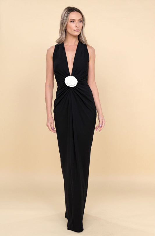 Rochie Mallorca neagra maxi fara maneci cu floare decorativa alba