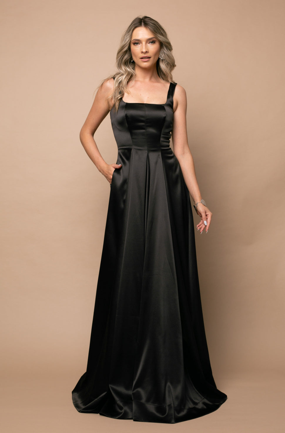 Rochie maxi neagra din satin Vienne